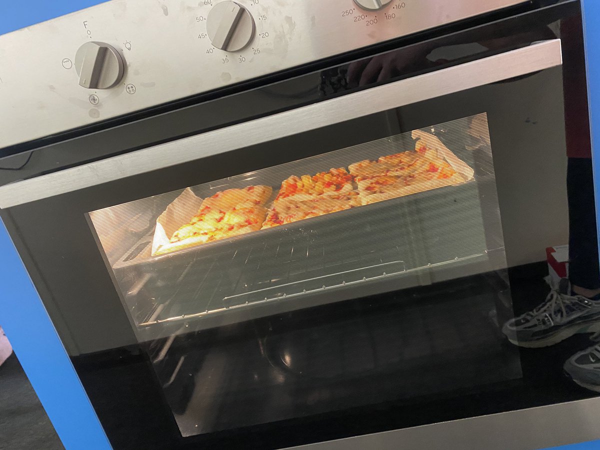 Pizza making in P7 this afternoon 🍕🫑🧀👩‍🍳 <a href="/StFrancis_PS/">St Francis PS&NC</a>