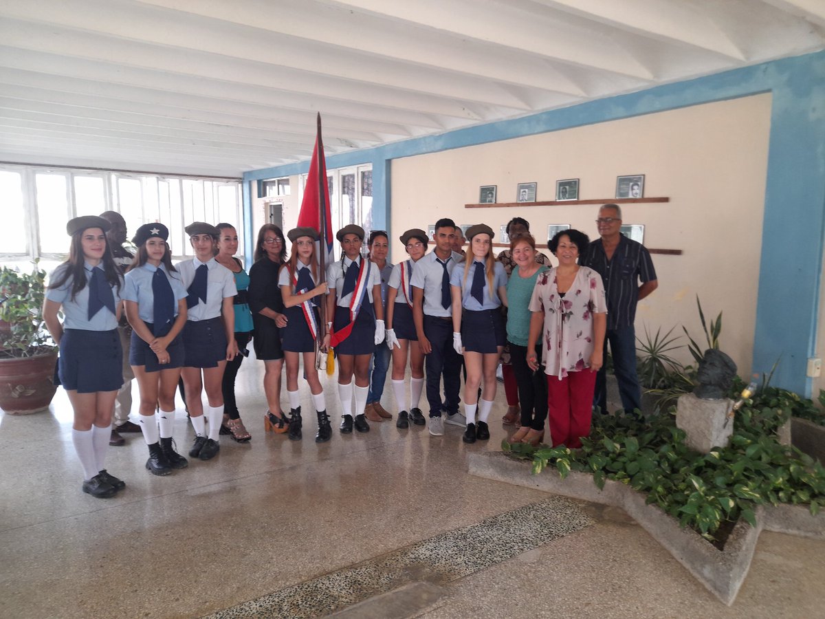 dmesantaclaravc's tweet photo. Recibe IPVC a #VisitaParlamentaria, acompaña la visita @Yamilet50088609 Directora  Provincial de Educación en Villa Clara y directivos de Dirección General Educación en Santa Clara @CubaMined @dpevillaclara https://t.co/ctHibSLN20