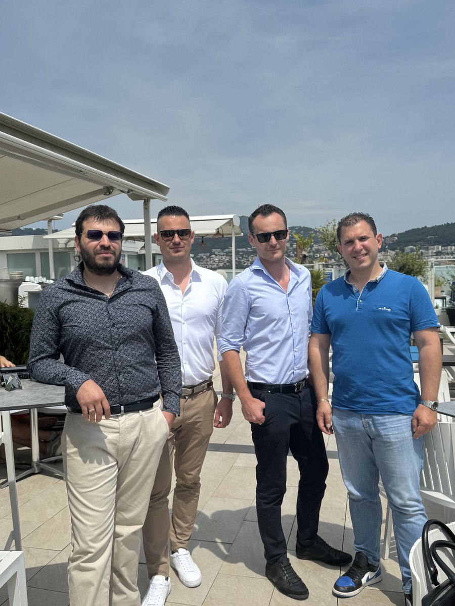 Smadaleno's tweet photo. Après #AnnecyWeb2024, on enchaîne avec notre séminaire #seeubetter de 2 jours qui regroupe les responsables d’agences. ❤️💪🔥 Conférences, études de cas, sport &amp; échanges toujours enrichissants. Merci 🙏 https://t.co/uJjwjTdYNy