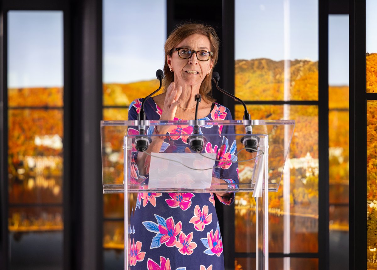 Mon attachée politique, Annie Lajoie, me représentait lors du lancement du nouveau kiosque d’Info Mont-Tremblant, situé sous l’horloge de la Tour des voyageurs à la Station Mont-Tremblant.

Bravo aux partenaires qui ont rendu possible cette nouvelle expérience 3D!