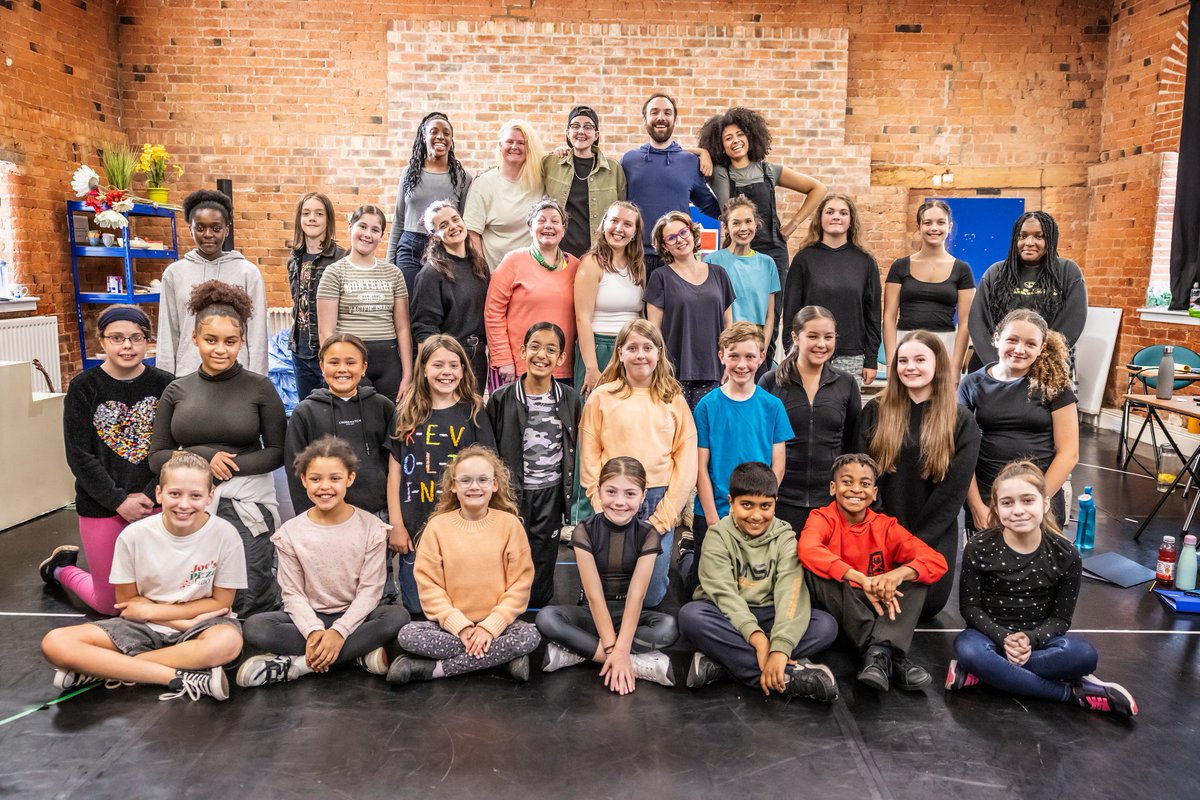 Derby Theatre (@derbytheatre) on Twitter photo Join us in rehearsals for #AliceinWonderland, a new version by Nicola Werenowska!
Enjoy original music, captivating performances, & fully integrated BSL & captioning. Check out these rehearsal photos captured by <a href="/peachyraith/">Pamela Raith</a>! 📸
🎟️: bit.ly/4aNOrUj
📆: 22 Jun - 6 Jul Join us in rehearsals for #AliceinWonderland, a new version by Nicola Werenowska!
Enjoy original music, captivating performances, & fully integrated BSL & captioning. Check out these rehearsal photos captured by <a href="/peachyraith/">Pamela Raith</a>! 📸
🎟️: bit.ly/4aNOrUj
📆: 22 Jun - 6 Jul