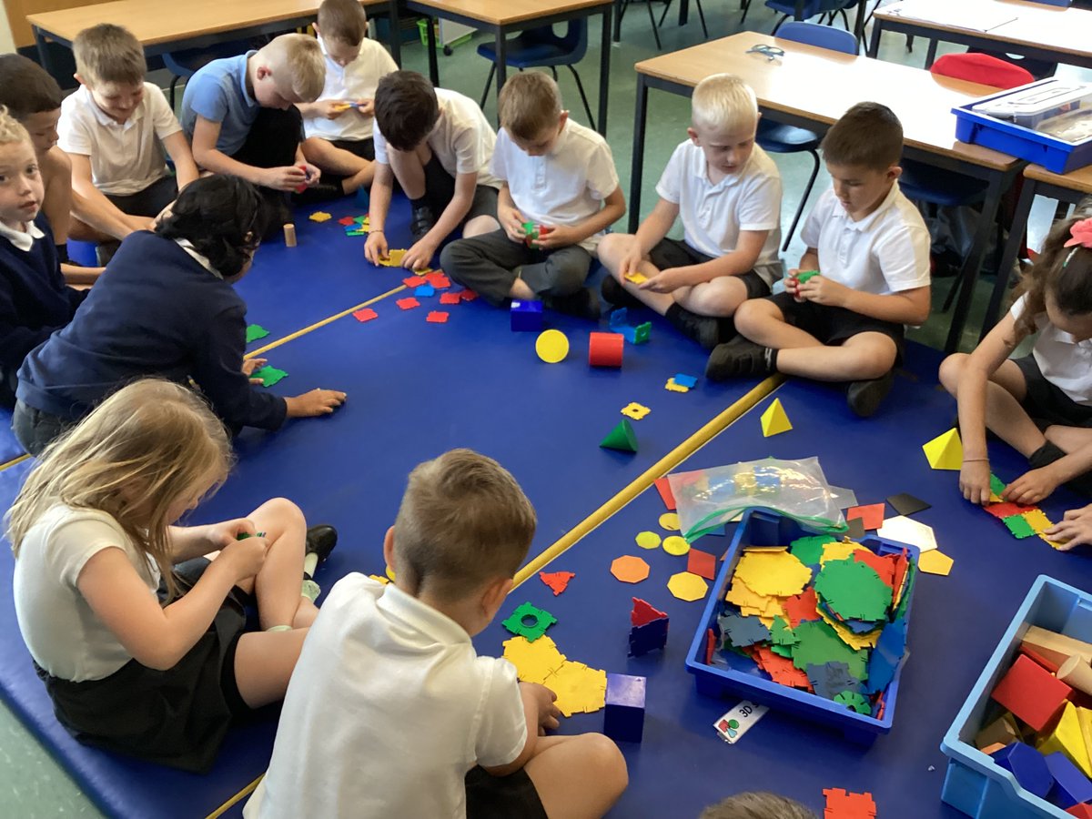 KatieManoy tweet media