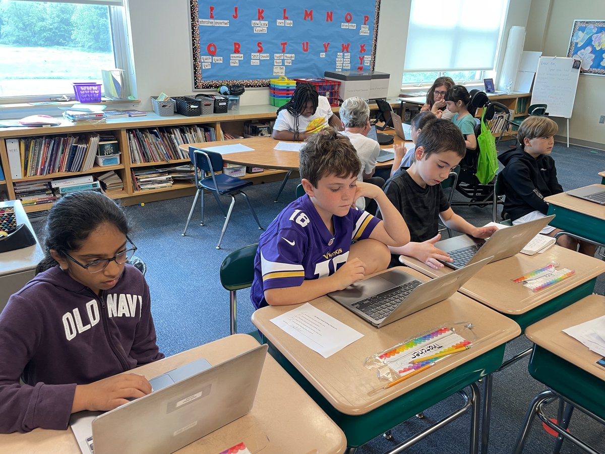 Our third grade students are putting the final touches on their "All About" books this week. Using Google Slides, they have created some wonderful books that combine great writing and bright visuals. Writing about "what you know" is a great way to end the year! 💻📝👍