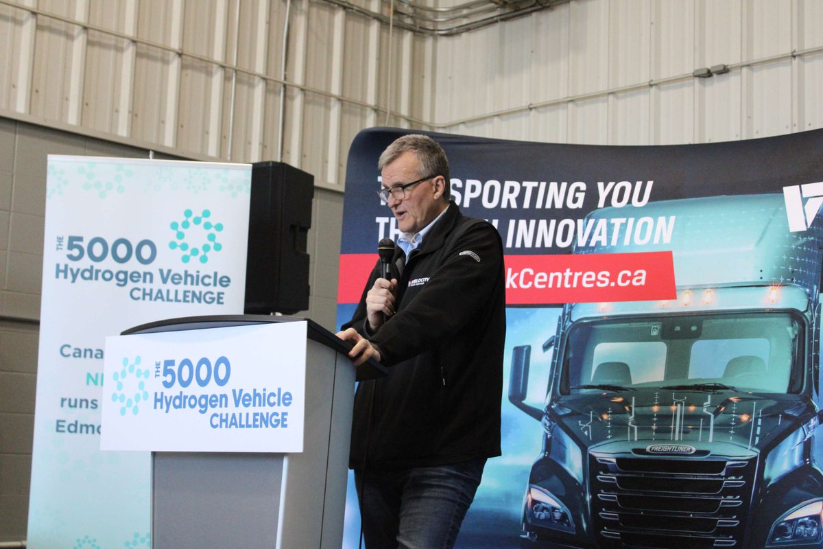 EdmontonGlobal's tweet photo. big step for the 5,000 H2 Vehicle Challenge!  👏

@VTC_Canada announced a H2/CNG service bay in #YEG. A first-of-its-kind for AB, this facility will provide the infrastructure needed to get 5,000 H2 or dual-fuel vehicles in 🇨🇦 in 5 years.

https://t.co/qK335OK8PK

#5000hydrogen https://t.co/uyJUYTtgqY