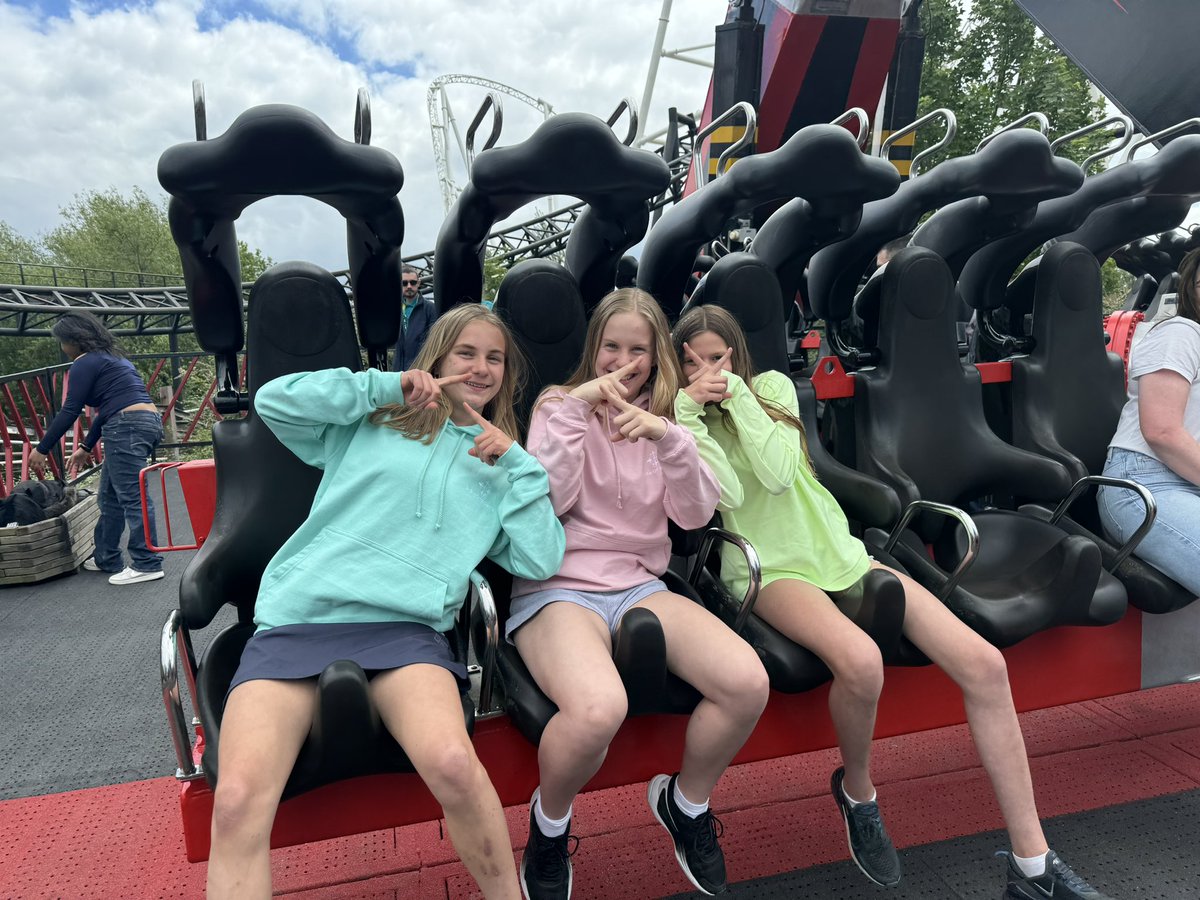 BGS_UpperSch's tweet photo. Facing the heat of Nemesis Inferno! #bgs_school #bgs_leavers #bravery https://t.co/I3cCFnKVBf