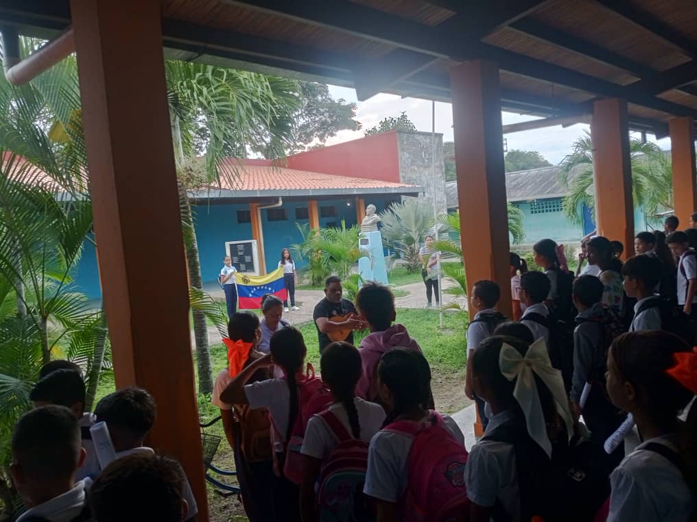 CdceSarare's tweet photo. #7Jun Cerramos está semana, y desde las diferentes instituciones educativas de la parroquia #Sarare #SimonPlanas continuamos formando al futuro de nuestra patria
#VamosPaLanteVenezuela
@NicolasMaduro
@_LaAvanzadora
@MPPEDUCACION
@EleamerAbdala
@cdcelara
@salasimonplanas https://t.co/qV8qIT2ffu