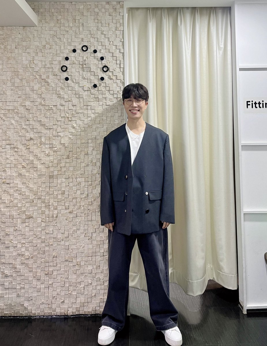 오랜만에 출연한 더 시즌즈 지코의 아티스트🎨!

랩, 댄스, 노래로 여러분의 기~선을 제압한 고영배였습니다💙

#소란 #SORAN
#고영배 #서면호 #편유일 #이태욱
#더시즌즈 #지코의아티스트