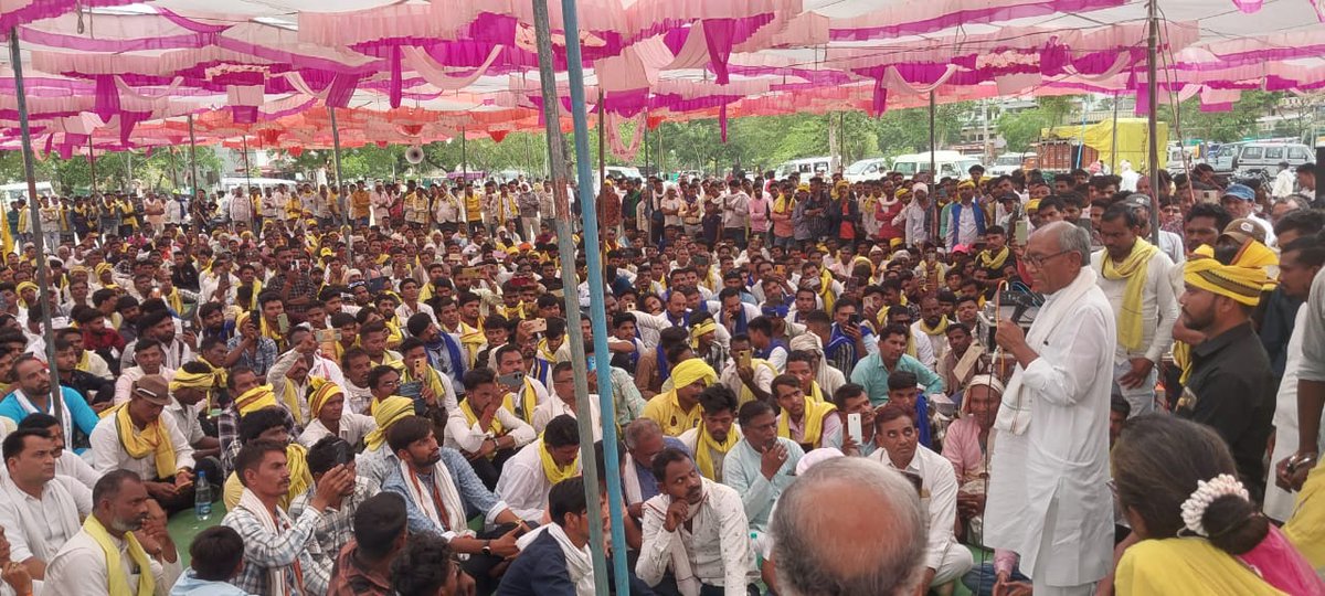 सर्व आदिवासी समाज महासम्मेलन खांतेगांव मै शामिल होकर पूर्व मुख्य मंत्री दिग्विजय सिंह जी ने सम्मेलन को संबोधित किया। <a href="/digvijaya_28/">Digvijaya Singh</a>