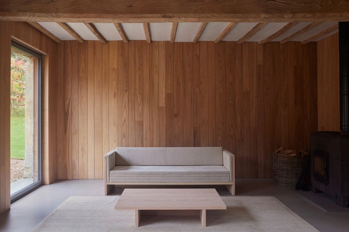TNInteriors_'s tweet photo. British designer John Pawson has created a collection of bespoke wooden furniture for Danish manufacturer and long-term collaborator Dinesen 🪵

Check out the full article on Dezeen 👉 https://t.co/ize9lkOVpY

#interiors #interiordesign #furniture #furnituredesign https://t.co/FrHDEx0k36