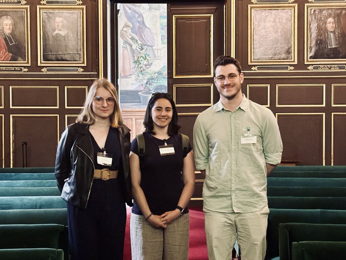 La finale du 𝟏6𝐞 𝐂𝐨𝐧𝐜𝐨𝐮𝐫𝐬 𝐢𝐧𝐭𝐞𝐫-𝐟𝐚𝐜𝐮𝐥𝐭𝐞́𝐬 𝐝𝐞 𝐝𝐢𝐬𝐩𝐞𝐧𝐬𝐚𝐭𝐢𝐨𝐧 𝐝'𝐨𝐫𝐝𝐨𝐧𝐧𝐚𝐧𝐜𝐞s a eu lieu aujourd'hui à Paris Cité
Félicitations aux lauréats du prix inter-facultés de dispensation d'ordonnances ! 👏