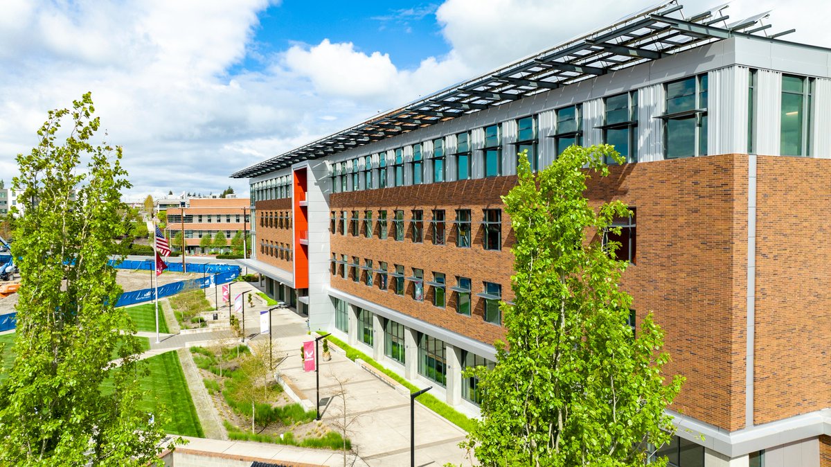 wsu's tweet photo. Things sure are looking bright on our campuses. Who is ready for a beautiful weekend across our state?!☀#SystemBeauty #WSU #GoCougs https://t.co/0IkWV2Cogq