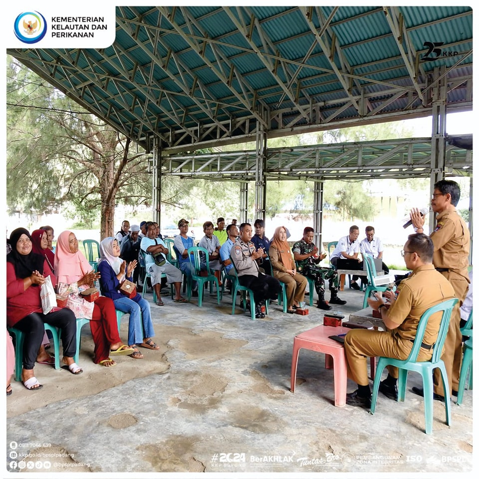 BPRLPadang's tweet photo. #SahabatBahari, Nelayan BCL bersemangat menghadiri Bimbingan Teknis I yang diselenggarakan oleh #BPSPLPadang di Gelanggang Pertemuan Pantai Air Manis, Kota Padang (28/05).

#25TahunKKP #SailBeyondWithBlueEconomy #2024KKPBeyond #EkonomiBiru #KKPGOID #MenteriKKP #DJPKRL https://t.co/ayD9tw4P0V