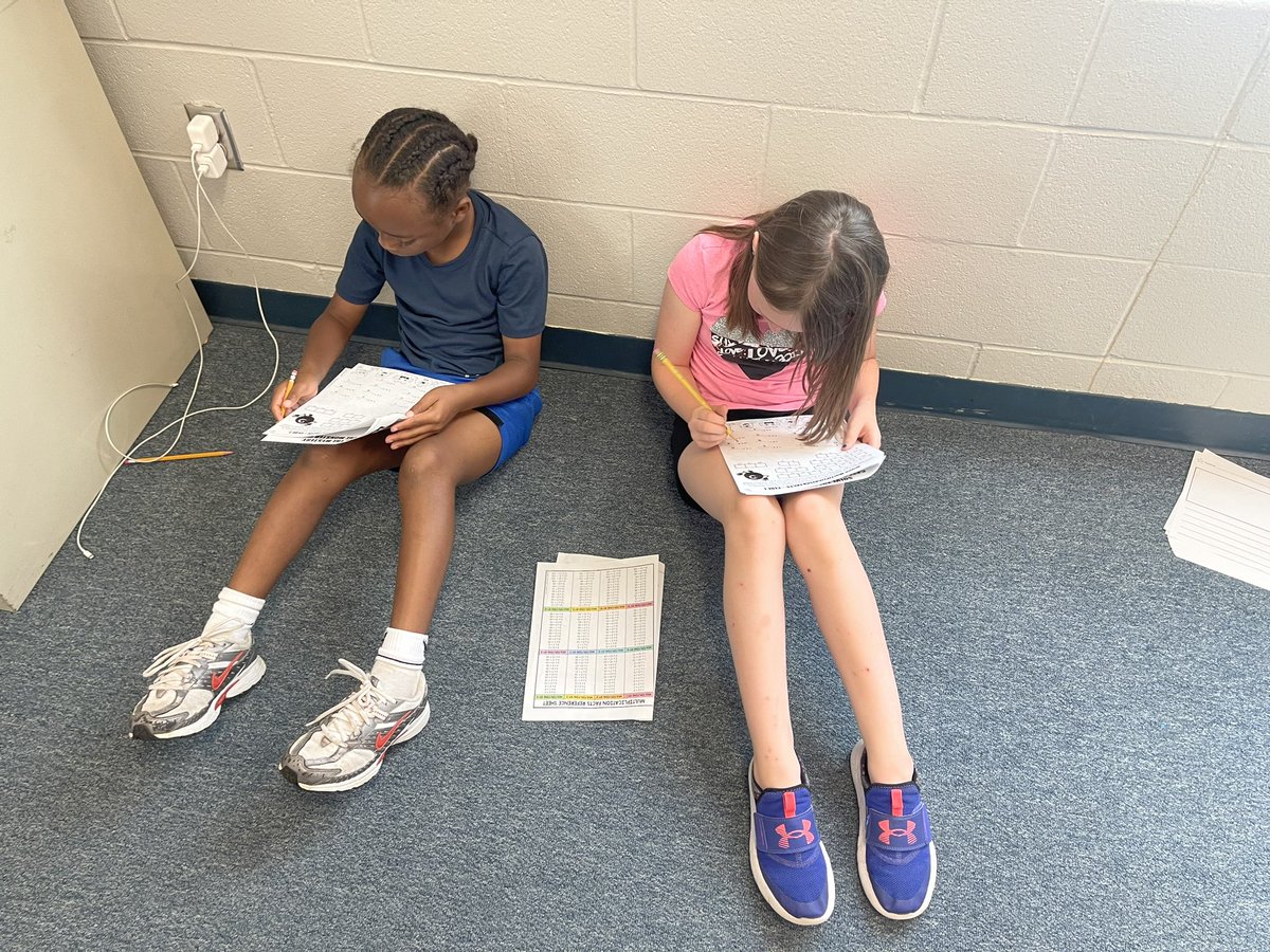 MrsMWise's tweet photo. Multiplication Math Detectives hard at work to solve the case of the Monster Mix-Up @RVRoadrunner @LillianSchuElem #lpssummer2024 https://t.co/CDjlGV9a9V