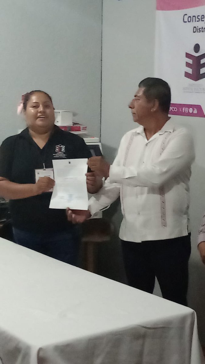 PETEOOAX's tweet photo. ¡Ganamos San Pablo Huixtepec!
Fuerza por México Oaxaca se sigue consolidando y pintando de rosa los municipios del estado.
Muchas gracias a la ciudadania de Huixtepec por su confianza, en #FXMO no les vamos a fallar.
¡Enhorabuena Profe. Miguel Ángel Rodríguez, Presidente Electo! https://t.co/6IPusaGCvW