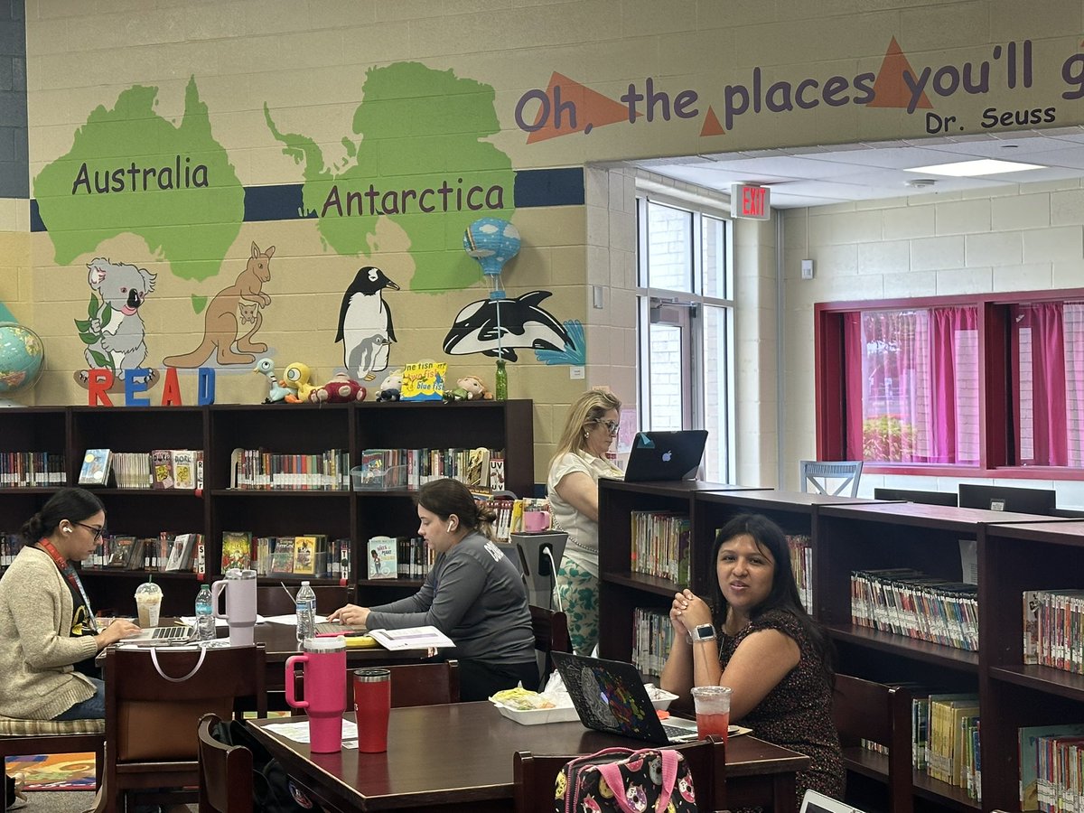 bil_misd's tweet photo. Thank you to our wonderful, amazing Dual Language curriculum writers for always doing an amazing job with enhancing the DL curriculum! #DualLanguageStrong @McAllenISD Thank you @scholarpride for hosting us!  @RocioNava2017 https://t.co/Gb8PtxnQmN
