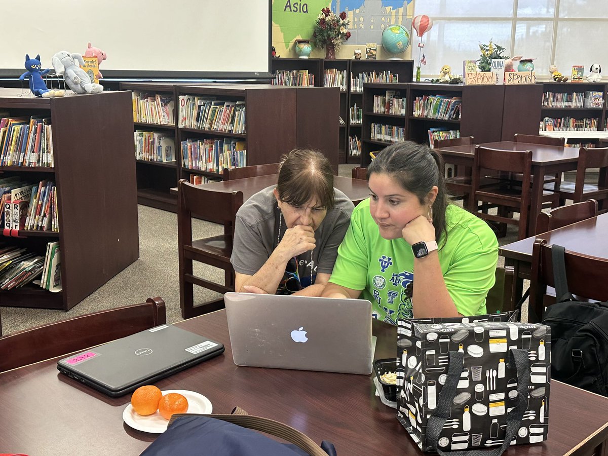 bil_misd's tweet photo. Thank you to our wonderful, amazing Dual Language curriculum writers for always doing an amazing job with enhancing the DL curriculum! #DualLanguageStrong @McAllenISD Thank you @scholarpride for hosting us!  @RocioNava2017 https://t.co/Gb8PtxnQmN