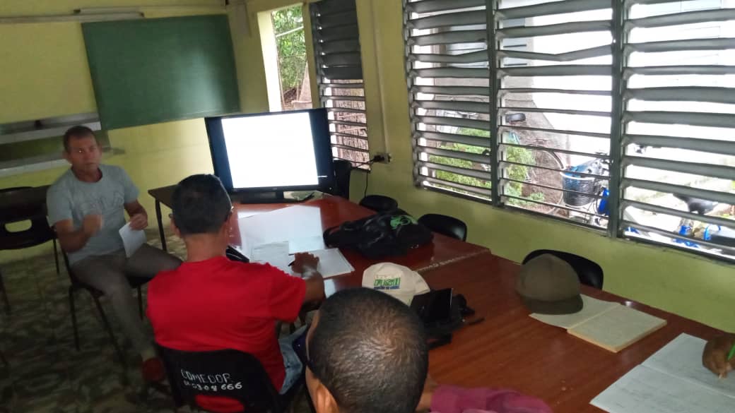 Preparación del equipo metodológico.
#TercerPerfeccionamiento 
<a href="/DGEColombia/">Direccion General de Educación. Colombia.</a>