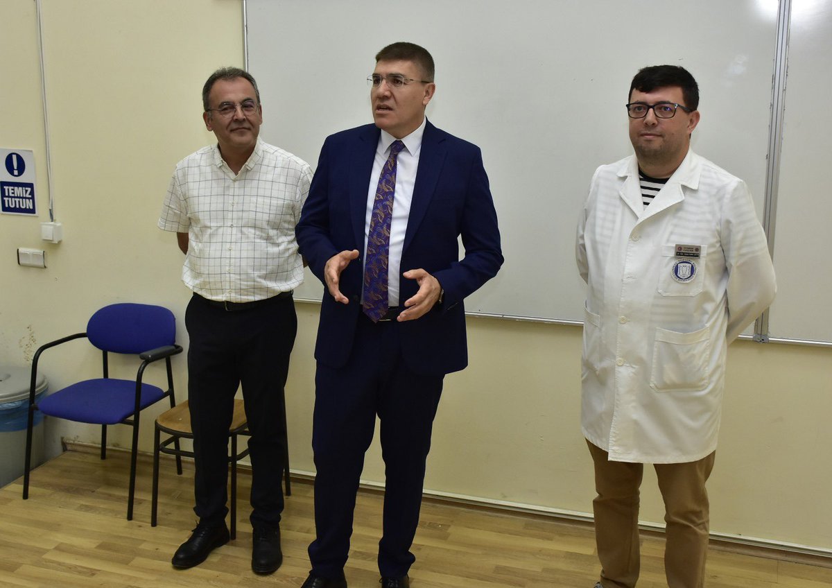 Bugün öğrencilerimizin yıl sonu sınav heyecanına ortak olduk. Tüm öğrencilerimize başarılar diler, gayretlerinin karşılığını almalarını temenni ederim.