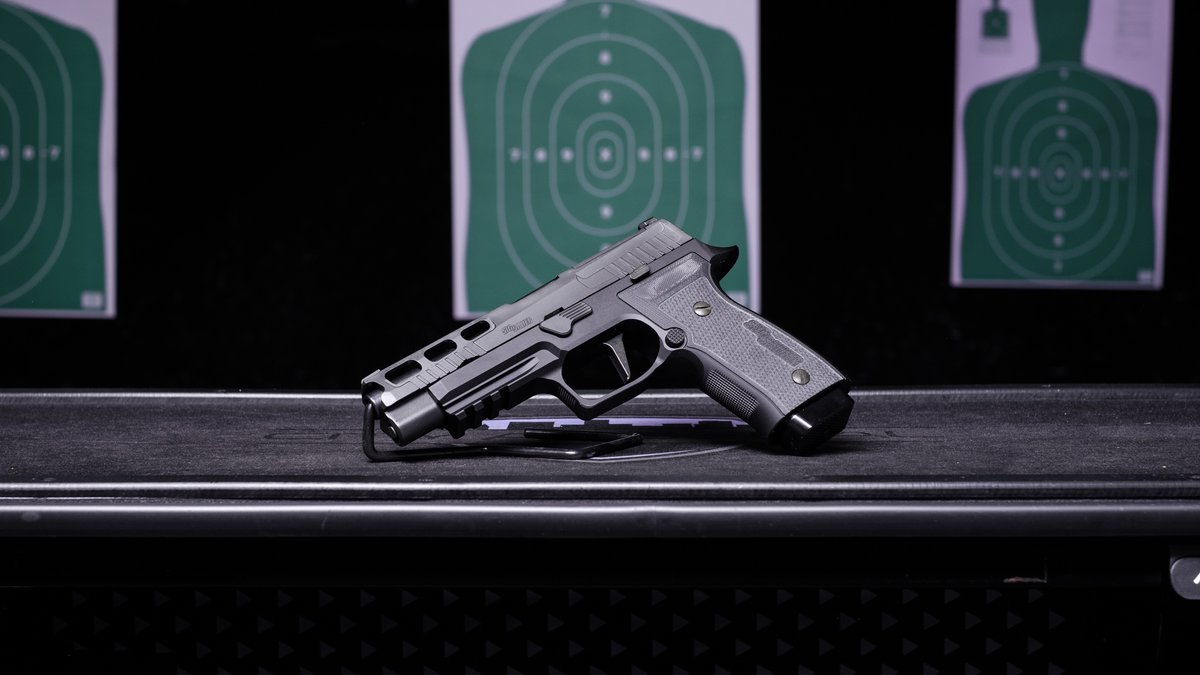 cityarsenal_sc's tweet photo. GIVEAWAY📢

Let's start this summer off with a Sig Sauer P320 AXG Pro 9mm Pistol Giveaway!☀️

Click here to join! ⬇️
https://t.co/3Jfknf40rK

#CityArsenal #WhereGreenvilleShoots #SigSauer https://t.co/Vd8F9tzVP1