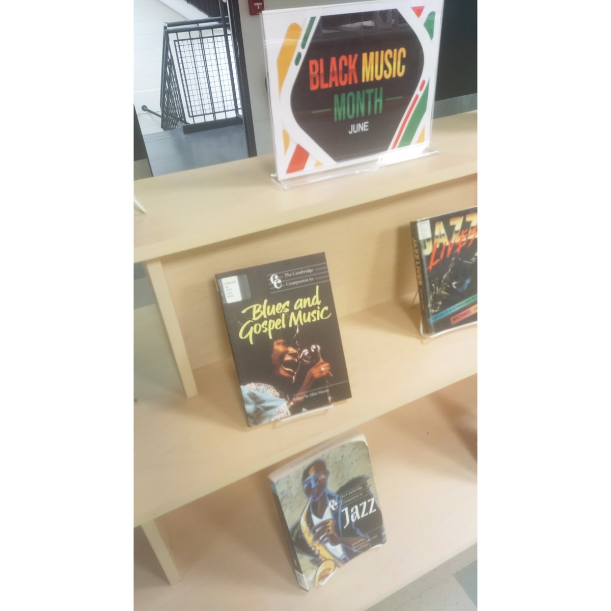 RobesonLibrary's tweet photo. In honor of Black Music Month, Robeson Library is a hosting a book display curated by The Rhythm and Blues Preservation Society!
#BlackMusicMonth #RutgersLibraries #RutgersCamden https://t.co/fqWI5YpX6t