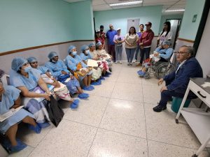 MinSaludVE's tweet photo. Arrancó PQN en el Materno Infantil de Barinas a través del 1×10  

Lee + aquí 👉 https://t.co/P2FZAlNPuA

#JuntosPorCadaLatido 
#09Jun 
@NicolasMaduro
@MagaGutierrezV https://t.co/rAgFjZ6rhb
