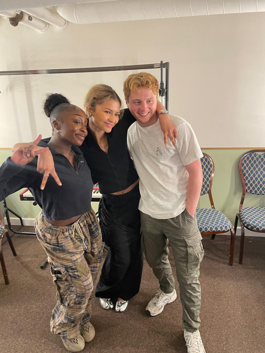 WhatsOnStage tweet media