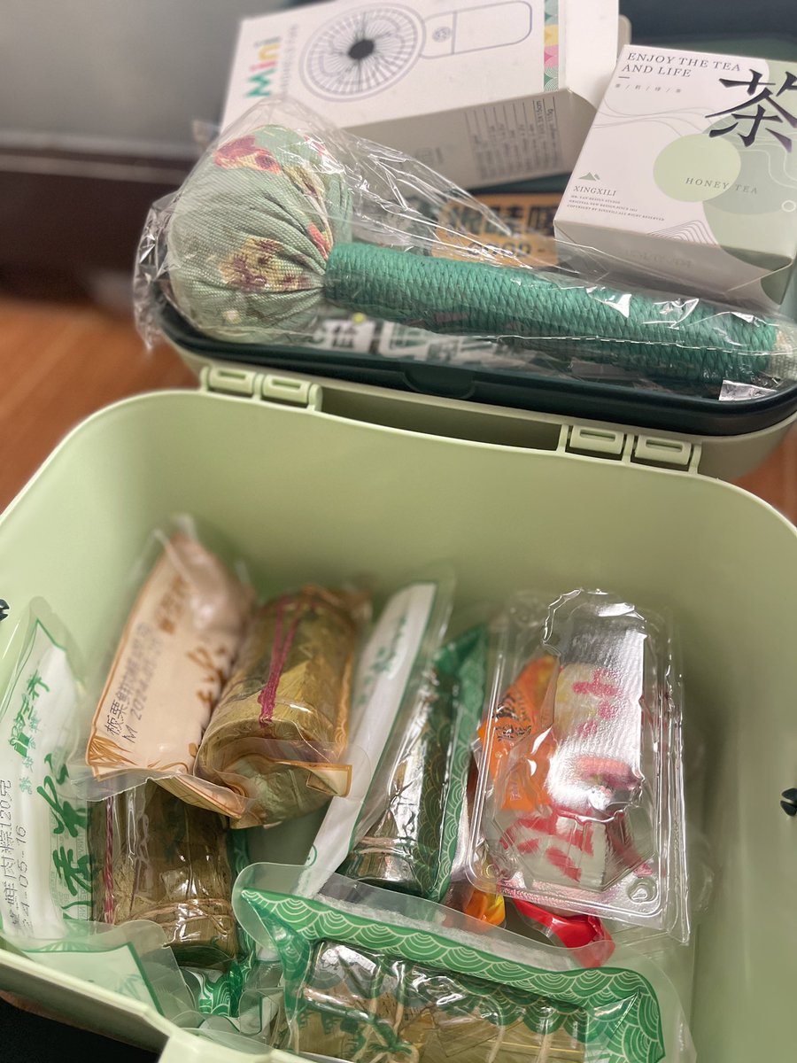 Lvylu3's tweet image. 💌

感谢 #biking 和 #Bitroo
@BiKingex @BitrooOfficial @BitrooCN @BiKing_CN 
的端午节礼物🎁🎁

千千迢迢的心意
承蒙大家厚爱~

提前预祝大家端午安康
项目越来越好~