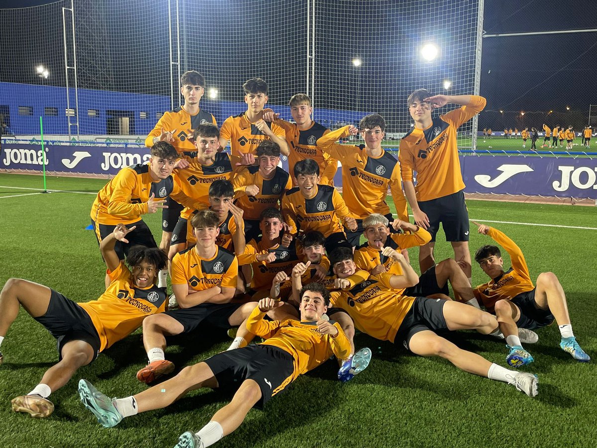 LuisG8_'s tweet photo. Juvenil “B” Nacional 23/24

Finaliza una temporada corta pero intensa e increíble.

Me gustaría reconocer a estos jugadores las ganas e ilusión que pusieron tras tanto cambio y una dinámica complicada. 

Habéis demostrado que todo se puede con EXIGENCIA, MADUREZ Y RESILIENCIA. https://t.co/rt9GCQbooc