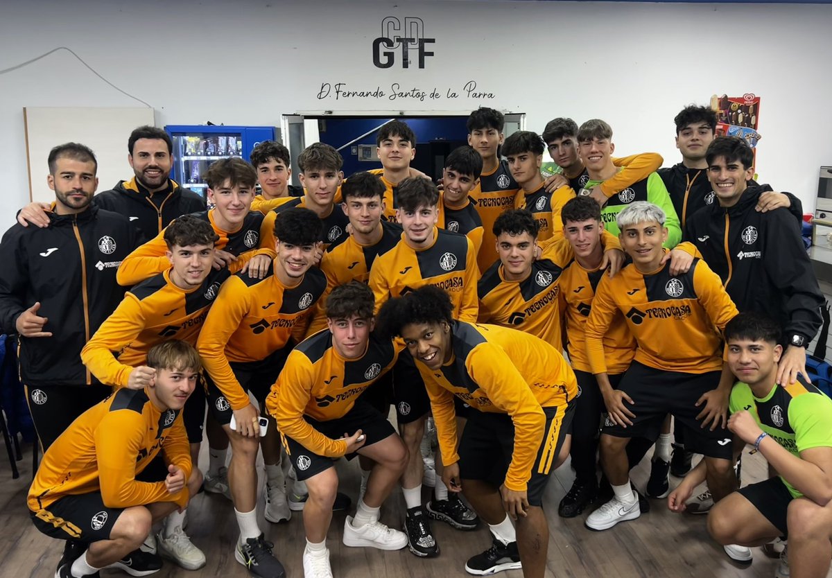 LuisG8_'s tweet photo. Juvenil “B” Nacional 23/24

Finaliza una temporada corta pero intensa e increíble.

Me gustaría reconocer a estos jugadores las ganas e ilusión que pusieron tras tanto cambio y una dinámica complicada. 

Habéis demostrado que todo se puede con EXIGENCIA, MADUREZ Y RESILIENCIA. https://t.co/rt9GCQbooc