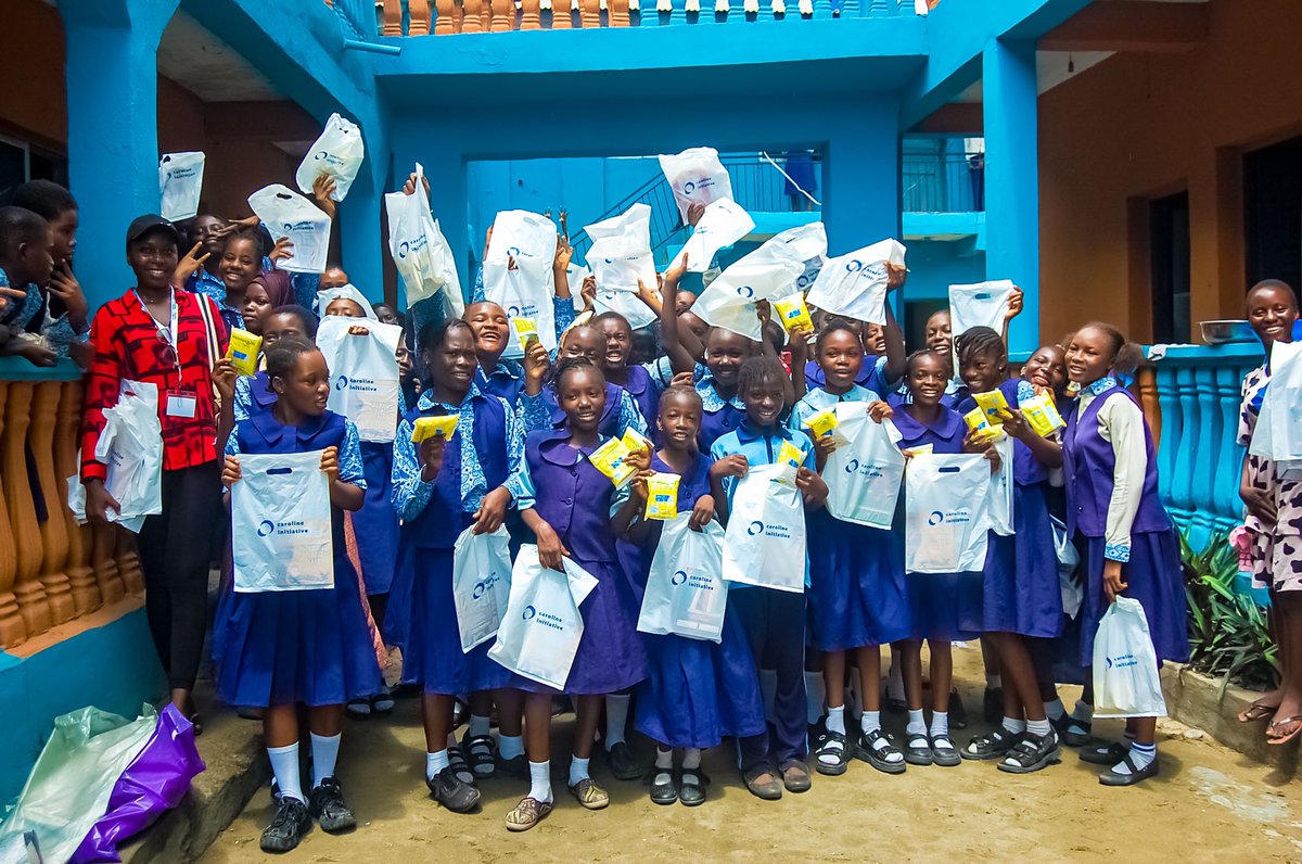 Photos from our Pad a Girl Outreach at Dynamos College, PPL, LASU-Ojo, Lagos. Open thread for more pictures!

#Carolinelnitiative #PadaGirl #MenstrualSupport #PeriodPoverty #MenstrualHealth #EmpowerGirls #GirlsEmpowerment