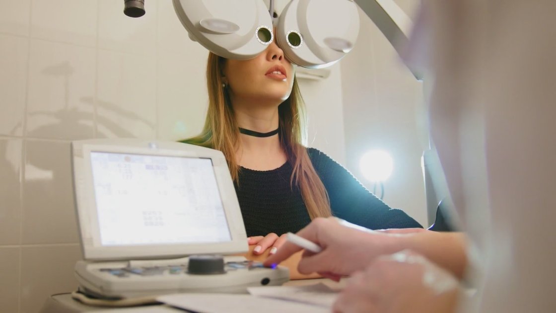 NMPartnership's tweet photo. Wonderful to see https://t.co/QdwktSnIul, a #NewMexico biotech company, featured on KRQE for their innovative, AI-powered solutions for eye disease screenings!  https://t.co/AdmKr6SiyK https://t.co/jBqcuh8Q0J