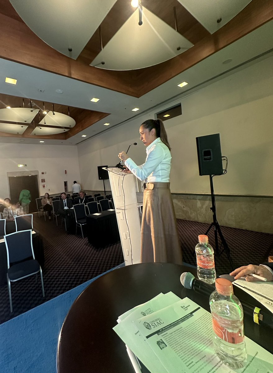 EugenioCingolan's tweet photo. Ahora en @CongresoSIAC @SIAC_MCP @SIAC_cardio ➡️ Dra. Lili Posada @LiliPosadaM 🇲🇽 ➡️ #Enfermedadestropicales #Fibrosis #ConductionSystem #CCS ➡️➡️ I see fibrosis I think #VT ! https://t.co/beN48iLR3S