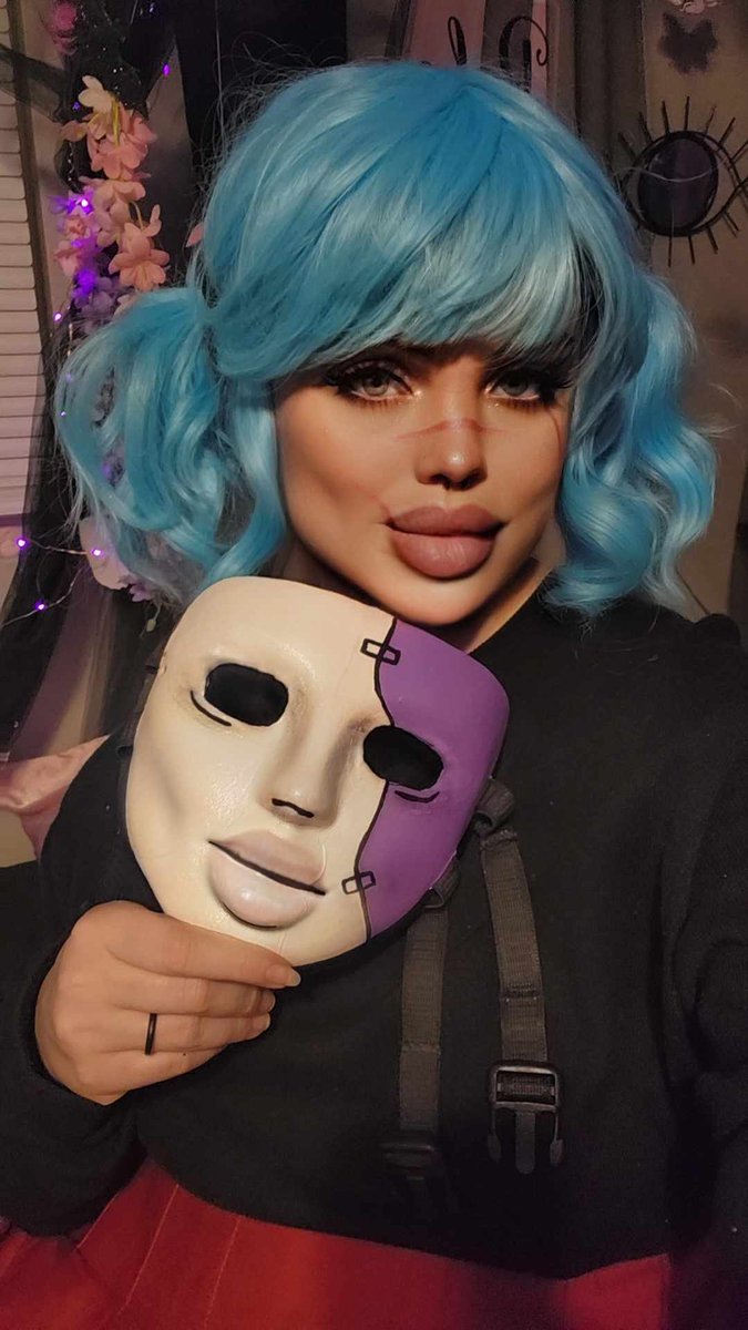 HauntedAshe's tweet photo. Streaming the FINALE of Sally Face TOMORROW NIGHT! Should I go all out with Sals makeup? IDK cause I'll likely cry it all off
#SallyFace #portablemoose #indiehorror #twitch https://t.co/OkdPjzYPXl