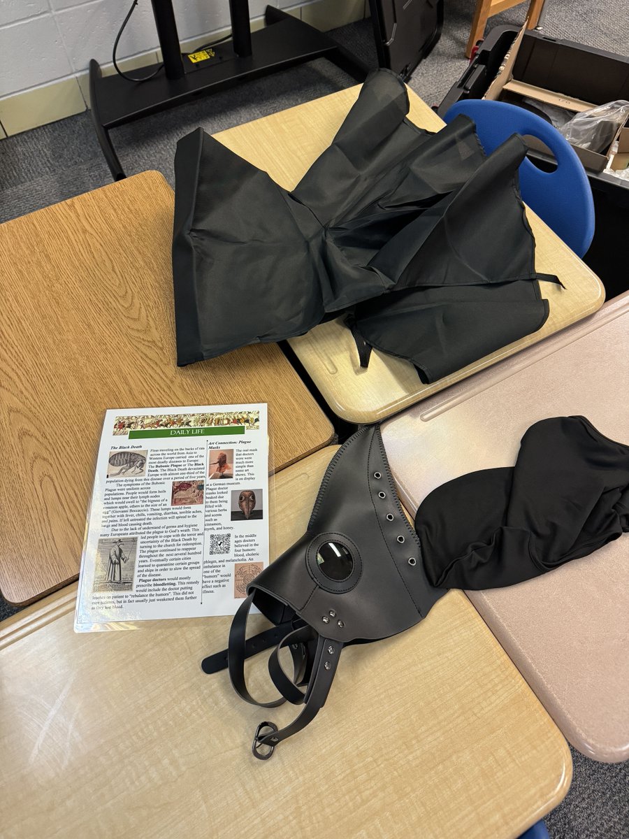 NKCEdFoundation's tweet photo. Mr. Hyde's Kahler Innovation Grant 💡 created Historical Artifact Kits at @AntiochMS! Thx 2 the @Nelson_Atkins Educator Resource Center, 400+ students got hands-on w/ artifacts from the Middle Ages 🏰 The 7th-grd social studies team brought medieval times to life for Gen Alpha! https://t.co/fGrG1Dl97o