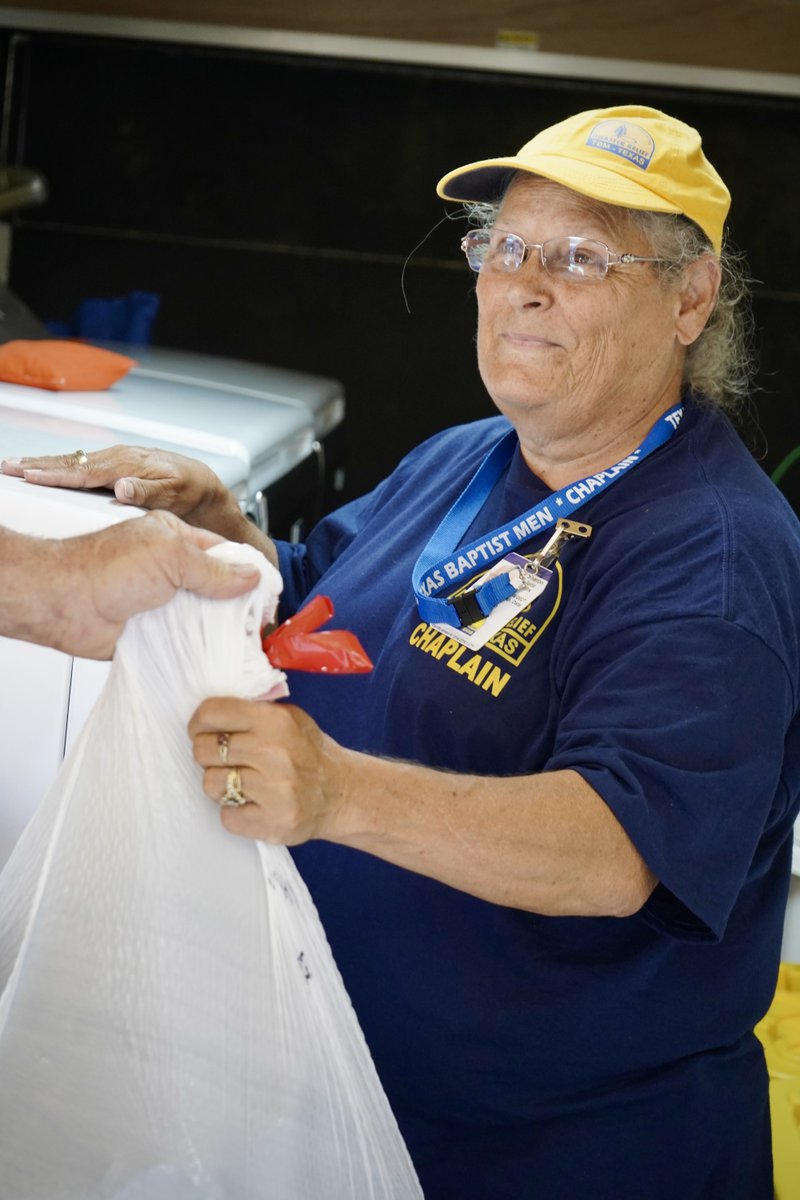 TexansOnMission's tweet photo. After a destructive tornado tore through Valley View, Texas, TXM volunteers are offering support by washing, drying and folding laundry.

Sharon Inglis, laundry volunteer: “We go home more blessed than the people we’re trying to serve.”

#valleyview #texansonmission #TBM #SBDR https://t.co/pif3Psreju