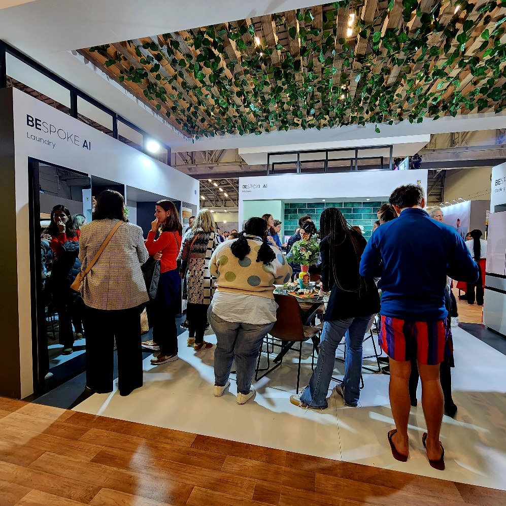 SamsungSA's tweet photo. #Samsung means "three stars", & at our exhibition stand today, we spotted: ⭐ our products, ⭐ friend of the brand @MapsMaponyane , & ⭐ you. Thank you to all who joined us today @decorexSA #DecorexCT 💙! #SamsungBespoke #Decorex2024 https://t.co/2Q44mWMSND