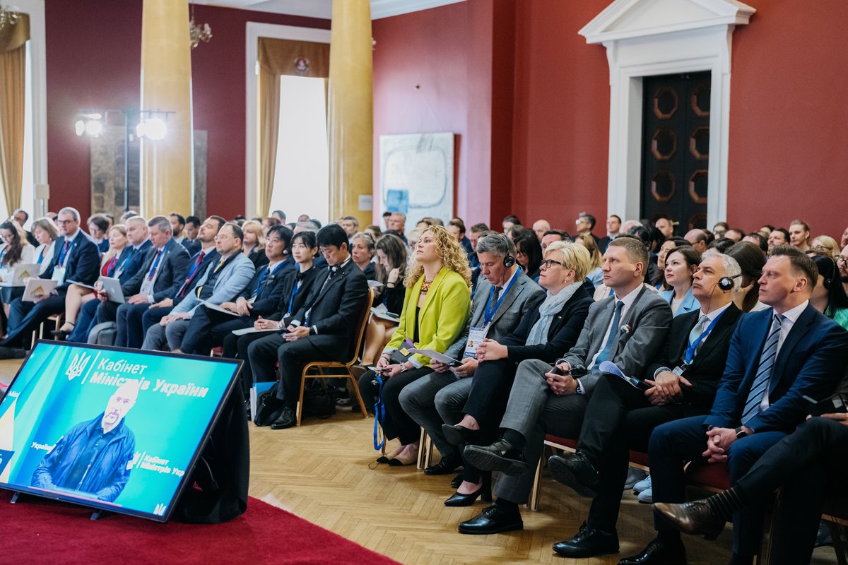 Ernesto Ottone R. tweet media