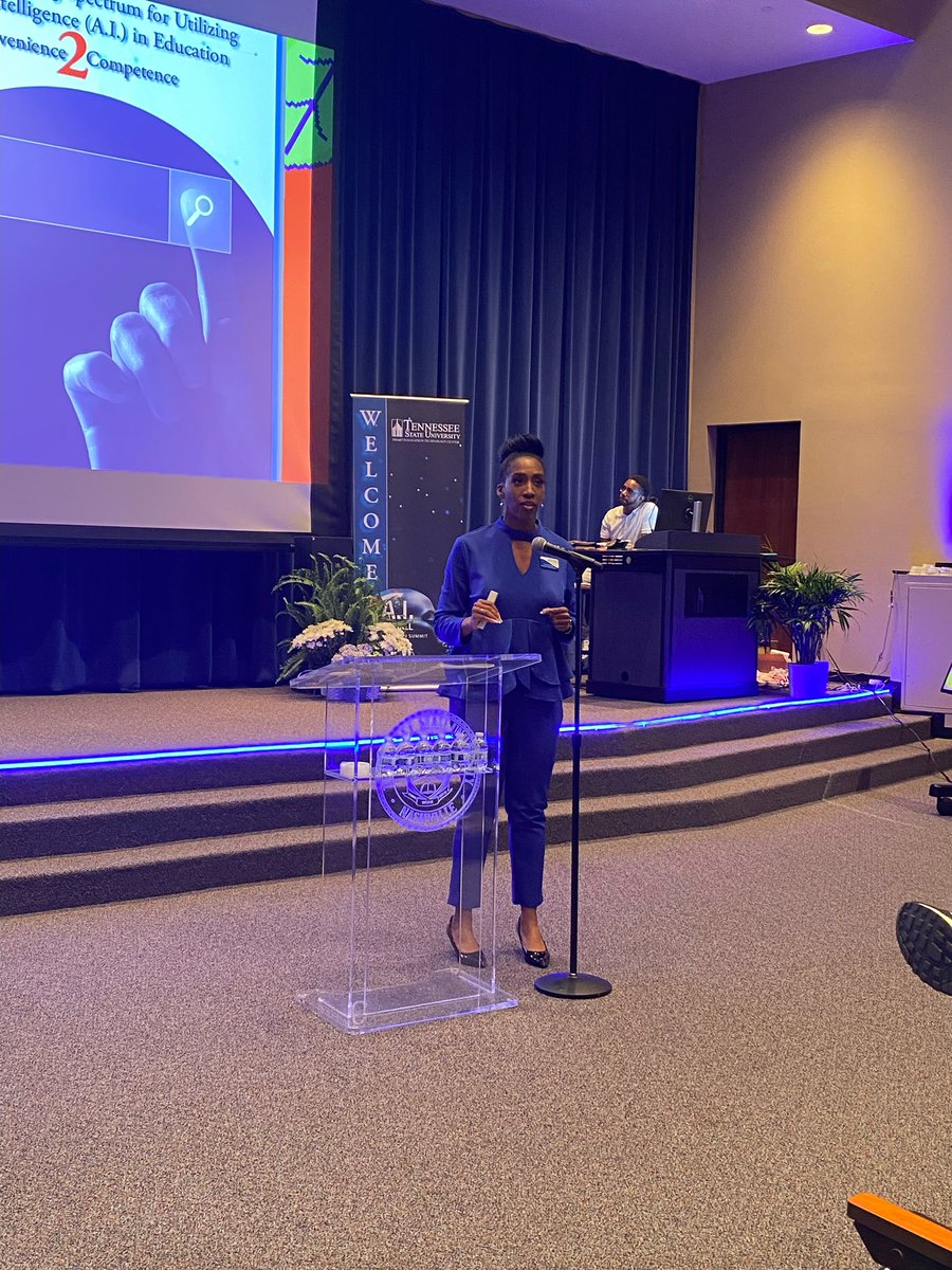 DrNKArrighi's tweet photo. Absolutely honored to share my A.I. C2 Spectrum at the #AIforAll @tsusmartcenter 📱 Let Your expertise shine! #NeverObsolete #EdDiva 🍎 https://t.co/QW03SnOnA8