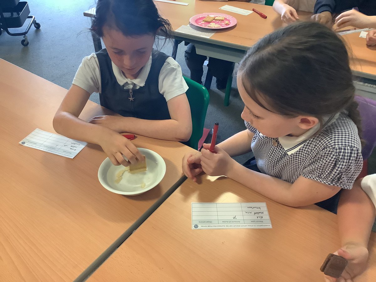 4Tcps's tweet photo. In science, we thought about what makes a fair test. We tested a range of biscuits to see which could be dunked the most times before falling apart and collected our data on a table. We then evaluated our results and explained the science behind what we saw. #croxtethscience https://t.co/cMcThnmsuL