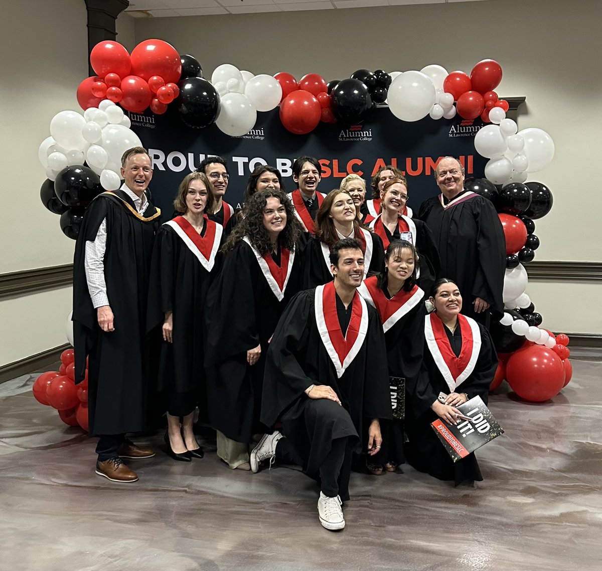 SLC_Alumni's tweet image. We’re celebrating our graduates at Brockville campus Convocation. Welcome to the SLC Alumni family. #ProudToBeSLC #SLC_Alumni @whatsinsideslc
