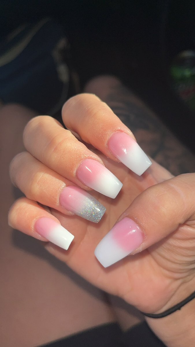goddessCallieee's tweet photo. Get to sending so I can get my nails done today 😇 

#handfetish #hands #hand #handsofinstagram #handfetishism #nails #handmodel #sexyhands #bighands #nicehands #lovehands #lovelyhands #massivehands #hugehands #fingers #manos #handsfetish #bighand #largehands #nailfetish #handman https://t.co/vRXEuAbdau