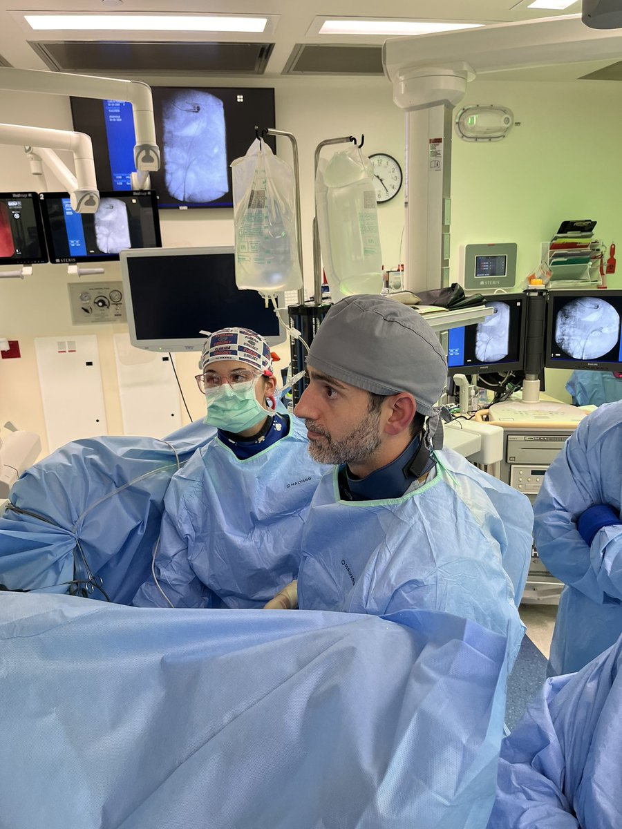 jeffmcclaine's tweet image. Have you tried the @richardwolfusa #RIWODURS hybrid ureteroscope yet? It’s been a great couple days at @UF_Urology with @DrJohnMDiBi and the team busting and dusting.  #FeeltheDifference #urology #ureteroscopy