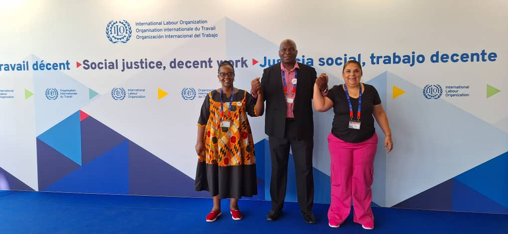 🙋🏽‍♀️ We support the ILO's 5R framework to:
✅ Recognize, Reduce and Redistribute unpaid #CareWork performed by women. 
✅ Reward paid care work by promoting #DecentWork for #DomesticWorkers.

@Adriana_PazRami <a href="/2fishhead/">June Barrett</a> <a href="/CarmenB01228892/">Carmen Britez</a> <a href="/DMooreUDW/">Doug Moore</a> <a href="/RuthDia20433595/">Ruth Diaz</a> <a href="/OITAmericas/">OIT Américas</a>