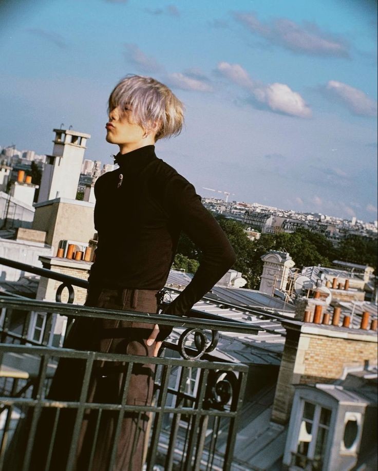 BYL94CC's tweet photo. @๐๐ก๐๐ง๐๐ก๐๐ง_๐ฅ๐
#bylgram โ ๐๐๐๐๐๐
Au reviour, Paris https://t.co/0QJVCEfvdK