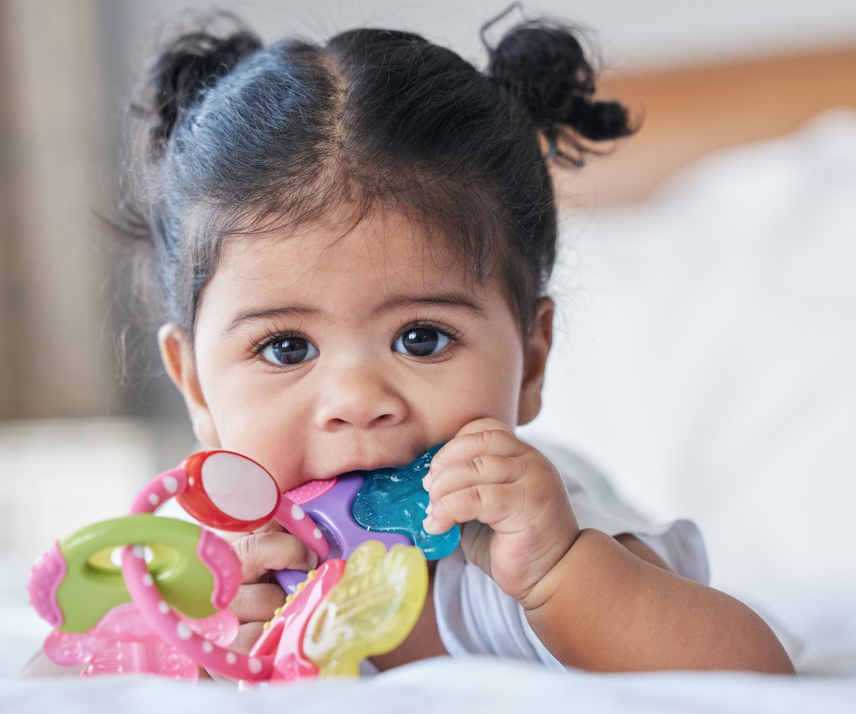 CincyChildrens's tweet image. 🎙️🦷Teething is a big milestone for babies! Join us on a new Young &amp;amp; Healthy #podcast episode with Dr. Klein &amp;amp; Dr. Ruck as they discuss teething symptoms, soothing tips, dental visits &amp;amp; more. Perfect for all families: youngandhealthy.podbean.com/e/infant-serie…. #TeethingTips #CincyKidsYoungHealthy