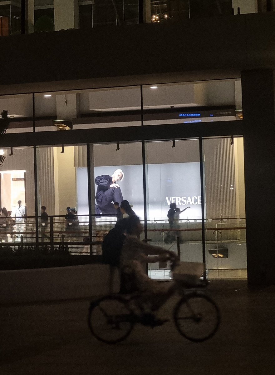 #CaiXukun spotted at #Versace Marina Bay Sands, Singapore