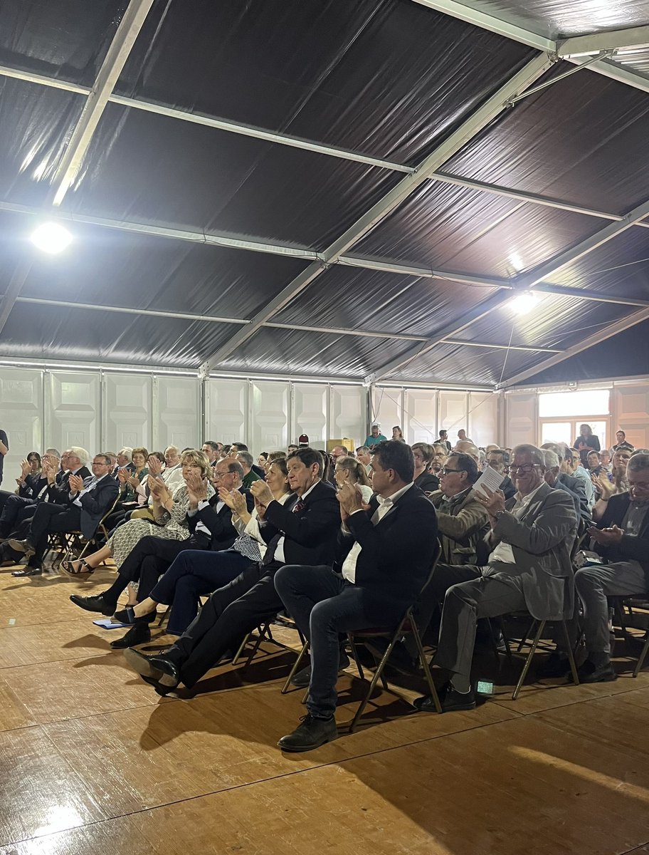 A_Linkenheld's tweet photo. #agriculture
À @TerresenFete ,1er salon de l’agriculture au nord de Paris, à Tilloy-les-Mofflaines, pour marquer notre soutien à cette filière essentielle à notre alimentation, nos territoires & nos emplois.
Son avenir doit être ➕ sécurisé par le PJL #LOAA qui arrive au @Senat! https://t.co/M15I3Oi3xM