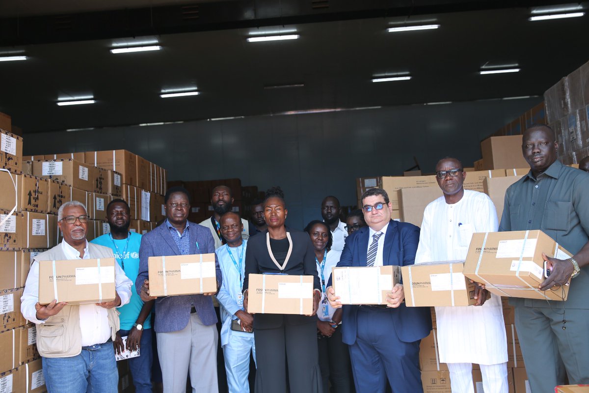 Ministry of Health Republic of South Sudan (@mohrss2011) on Twitter photo ๐ธ๐ธ Great news for flood-affected areas!
Minister @YolandaAwel flagged off the 1st batch of medicines & medical equipment to support their healthcare needs.
Working with partners like <a href="/unicefssudan/">UNICEF South Sudan</a> to deliver these vital supplies & ensure they reach those who need them most. ๐ธ๐ธ Great news for flood-affected areas!
Minister @YolandaAwel flagged off the 1st batch of medicines & medical equipment to support their healthcare needs.
Working with partners like <a href="/unicefssudan/">UNICEF South Sudan</a> to deliver these vital supplies & ensure they reach those who need them most.