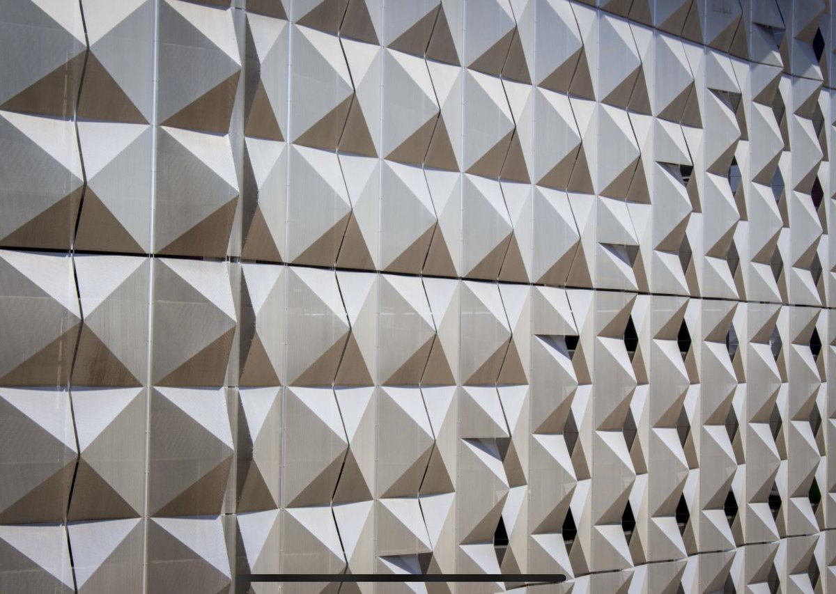 KovachONE's tweet photo. Kovach's Screening Systems where style meets sustainability. Not only do our solutions elevate the aesthetics of your spaces, but they also contribute to energy savings, making them a smart choice for eco-conscious projects.

#screeningsystems #metalarchitecture #buildingenvelope https://t.co/5CZ9jjv4pb