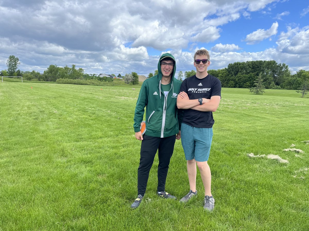 WhiteBoardMrP's tweet photo. Lots of people around the last few days, which makes it fun during these final prep days! #StateTrackMeet @HFTrackField @HolyFamilyFire https://t.co/xUjm6XChK5